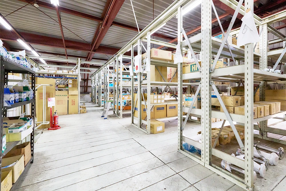 タインズの倉庫