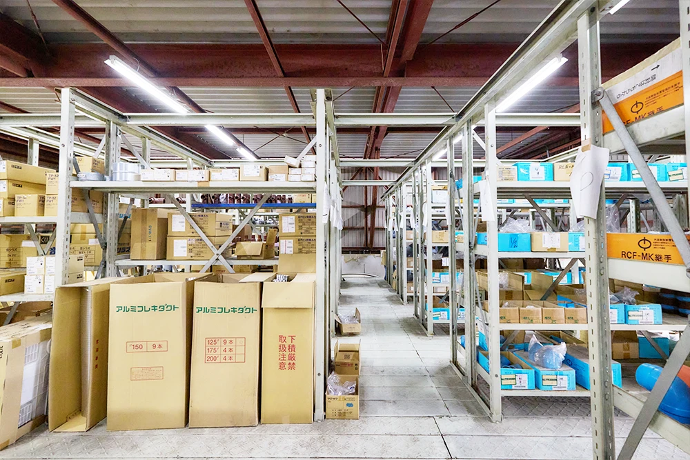 タインズの倉庫