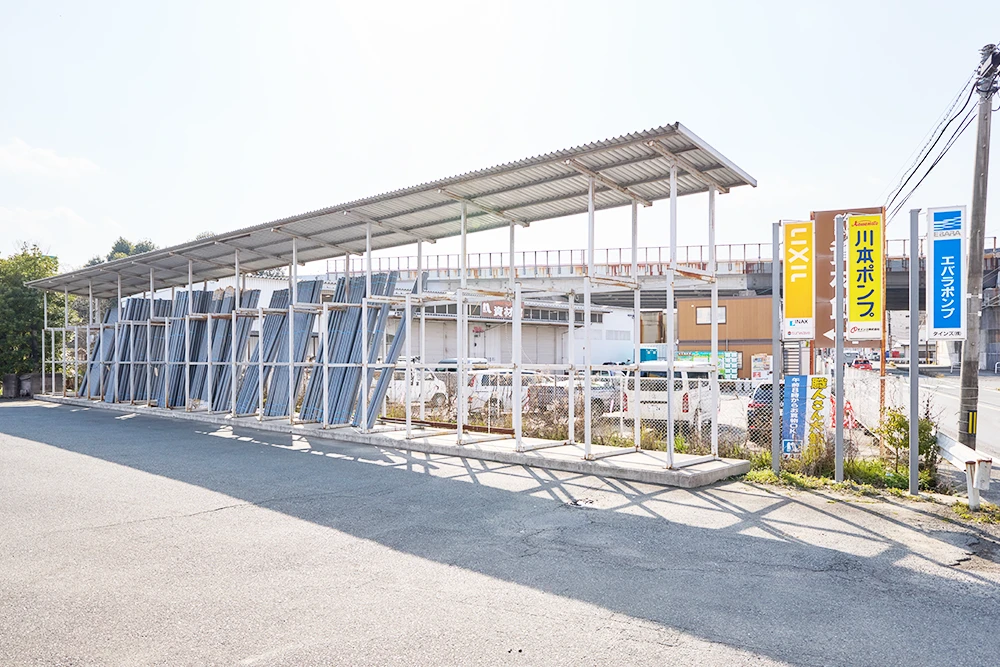 タインズの資材置き場